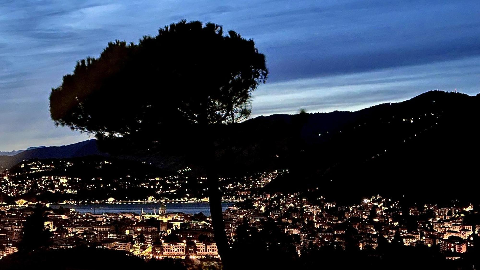 Lake Como View Apartment Bagian luar foto